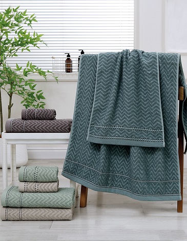 Juego de Toalla y Toallon Dotter 100% Algodon 350 grs/m2 c/ Guarda de Pespunte JEAN CARTIER