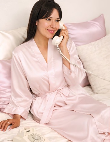 Bata De Satén Con Lazo Kimono TS/XL JEAN CARTIER