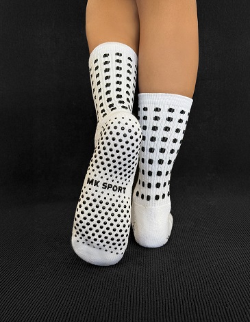 Media tenis con antideslizante unisex MARCELA KOURY