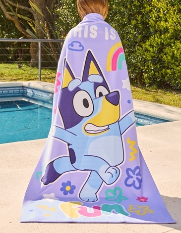 Toallon con Bolso Microfibra 70x130cm BLUEY PIÑATA